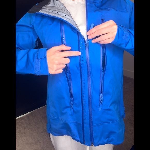 Backcountry Gortex Ski or snowboard jacket - Picture 3 of 10